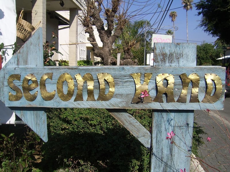 Second-hand shopping